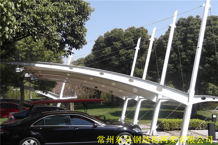 小型公園膜結(jié)構(gòu)車(chē)棚